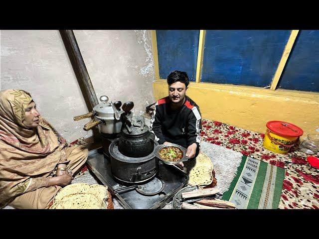 Make A Delicious Beef Karahi With A 300 Years Old Stone Pot  In Village - Gilgit Baltistan Pakistan