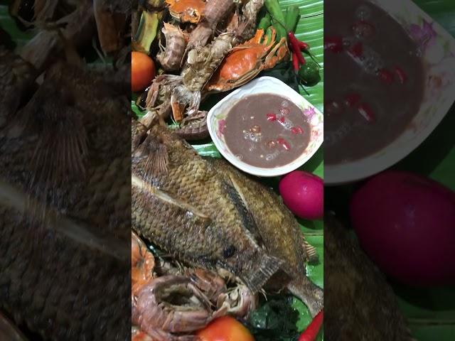 Seafood Boodle Fight / Seafood Mukbang Ala Probinsya #Shorts #SeafoodBoodleFight #SeafoodMukbang