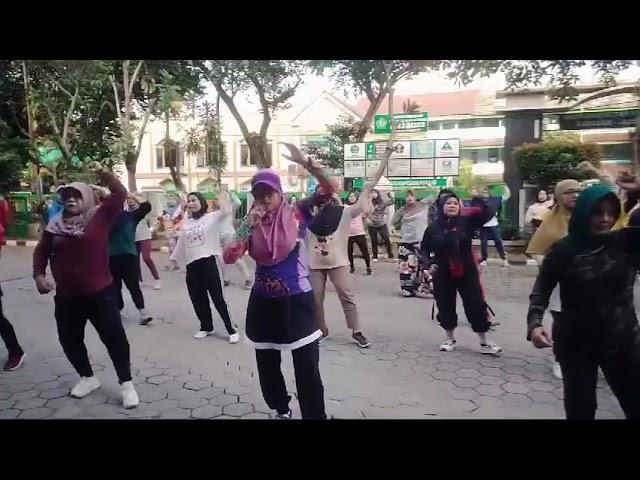 Senam aerobik melemaskan otot otot yang kaku