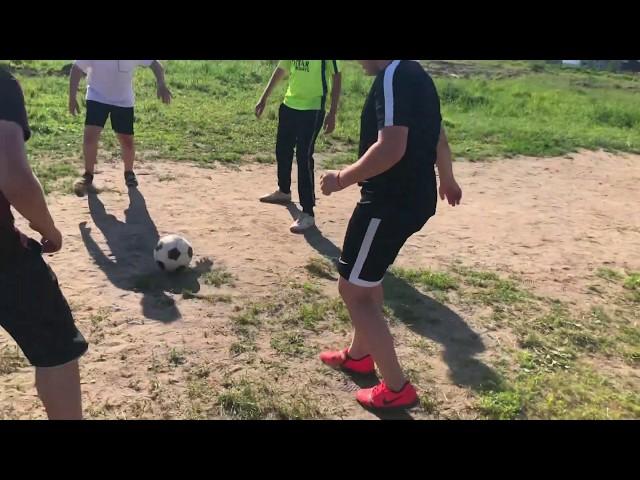 НЕ ПОДЕЛИЛИ ФУТБОЛЬНОЕ ПОЛЕ