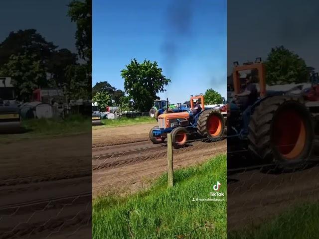 Good bit of tractor pulling