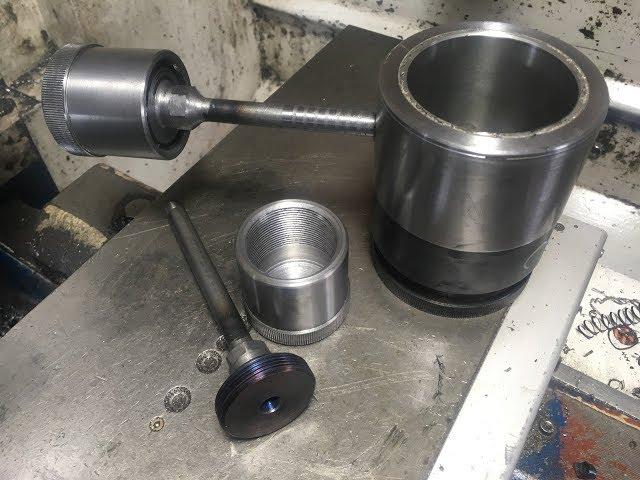 Колпачковая маслёнка для баббитового подшипника.