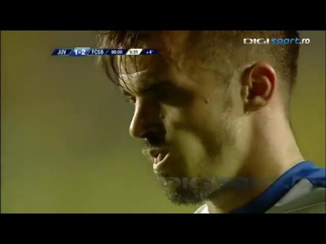 Jugador Falla un penal a lo Panenka en el 95' y sus compañeros LE PEGAN | SURREALISTA