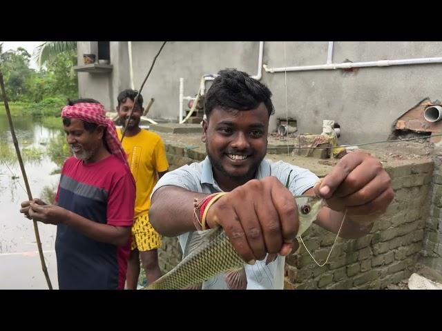 শরীর অসুস্থতার কারনে,বাড়ির খাল থেকে হাত বরশি দিয়ে মাছ ধরে,ঝোল রান্না করে খাওয়া Pond fishing!!!