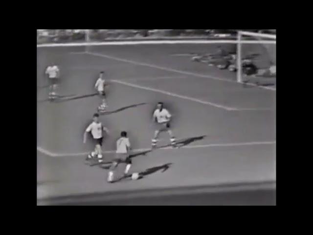 GARRINCHA vs Czechoslovakia (1962 World Cup Final)