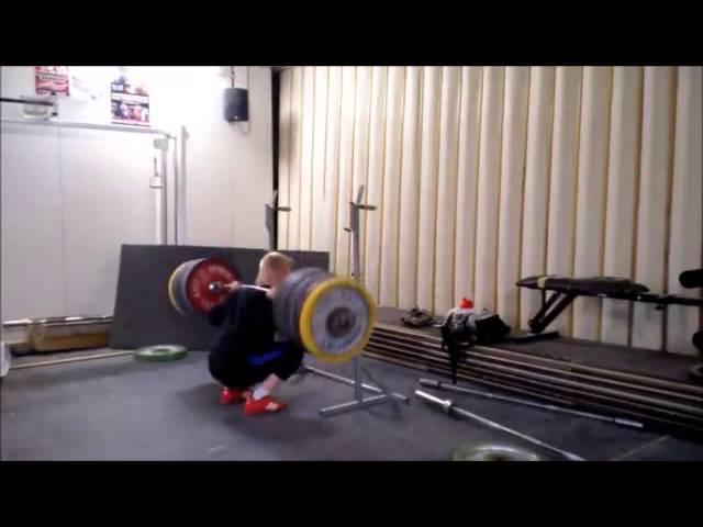 Milko Tokola присидает 245Kg