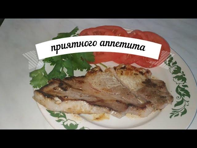 СТЕЙК ИЗ СВИНИНЫ  Стейк из свинины на сковороде  PORK STEAK  Pork steak in a pan 