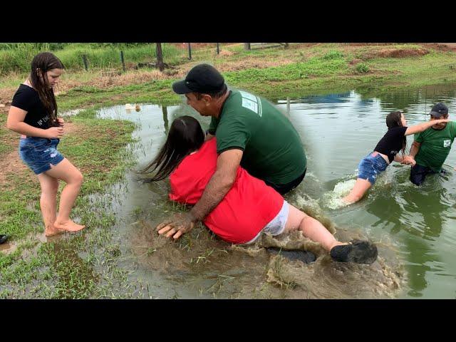 MEU VÔ ME JOGOU NA REPRESA FUNDA COM OS PEIXES | Hoje é dia de Marias