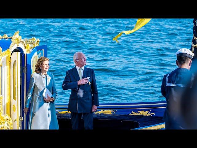 King Carl Gustaf and Queen Silvia of Sweden at anniversary dinner