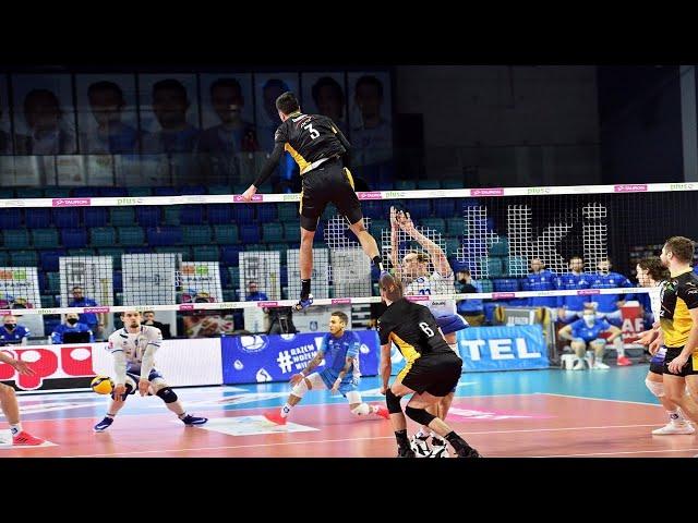 Incredible Vertical Jump | Taylor Sander | Spike 360 cm