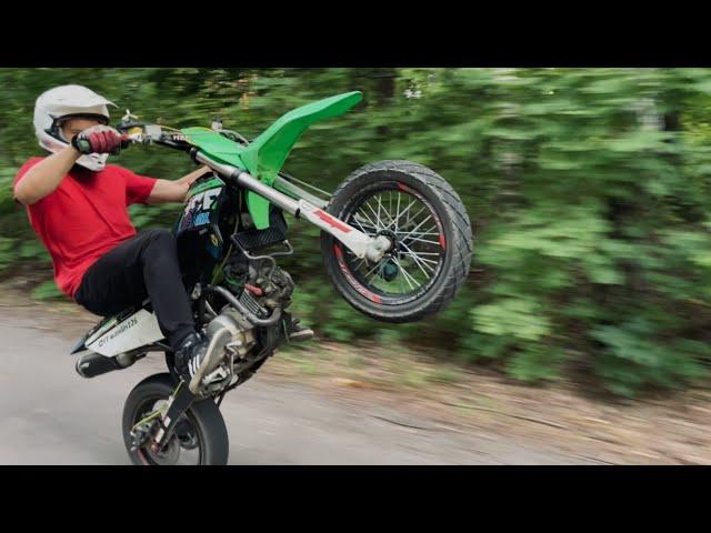 Cумашедший и КРАСИВЫЙ стант на YCF BIGY 150 MOTARD #moto #stunt