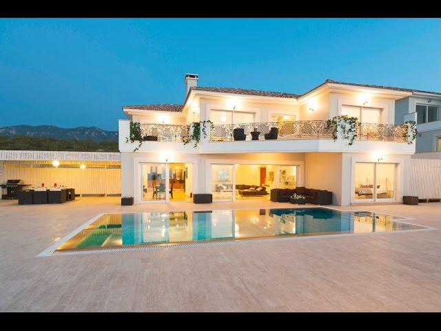 Luxury 4 bedroom Villa with private Beach in North Cyprus