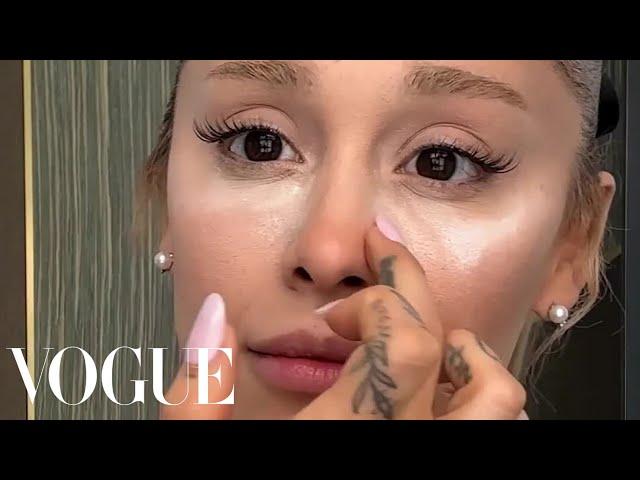 Ariana Grande's Button Nose Makeup Trick