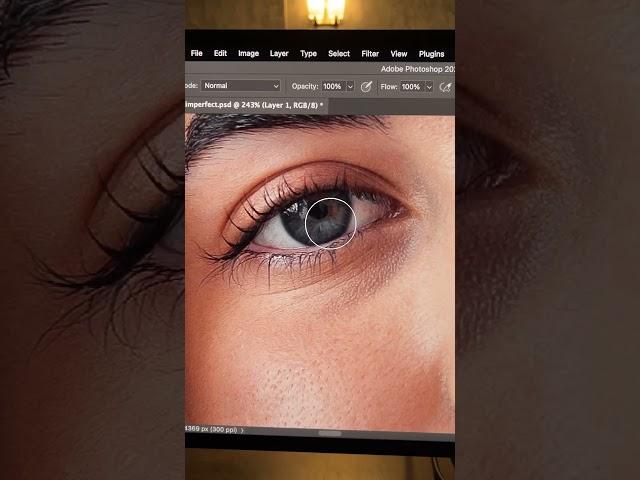 Make Eyes Sparkle in Photoshop! #Shorts