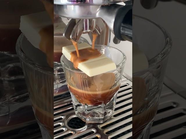 Melting white chocolate with espresso ️