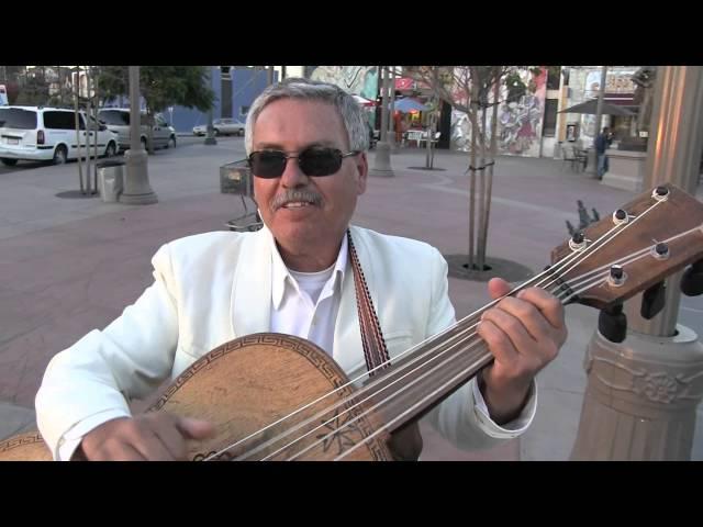 "Cascabel" Los Angeles Musicos Callejeros - Street Musicians - Guitarron