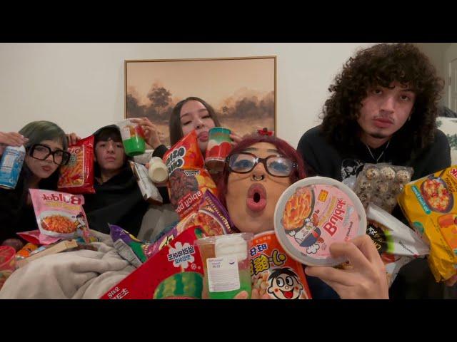 TRYING ASIAN SNACKS/ VLOGMAS DAY 12