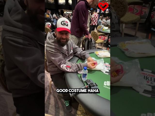 Daniel Negreanu tries to be incognito… but isn’t. #shorts