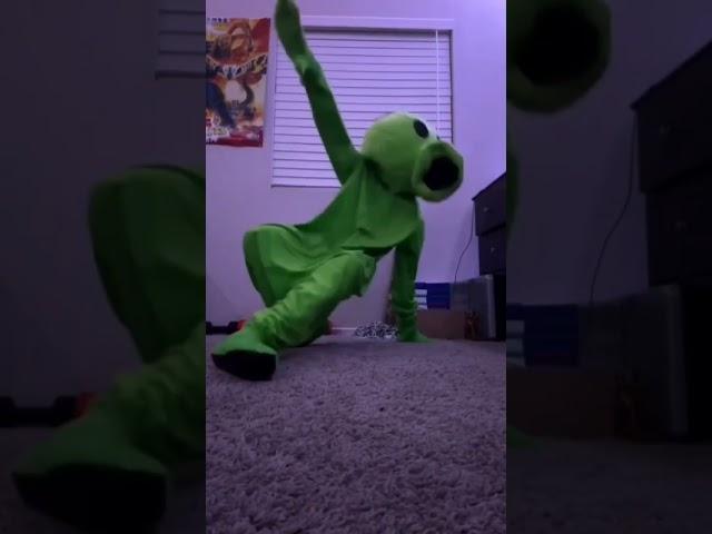 Peadance #pvz #funny #dance #costume #stolen #memes #what #uwu