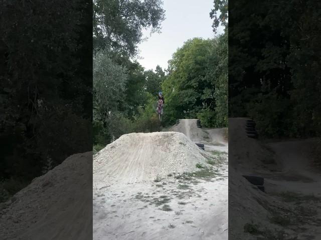 Double oppo bar #barspin #mtbdirt #mtblife #mtblove #skatepark #мтб #bikelife #mtb #bike #dirtjumps