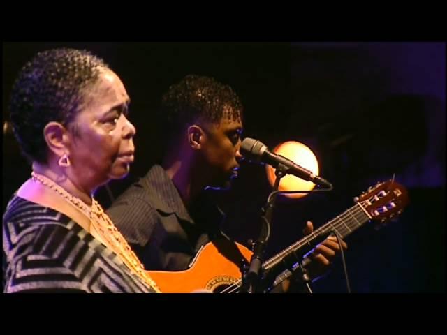 CESARIA EVORA - Sodade. Live In Paris at Le Grand Rex, April 2004. (HD).