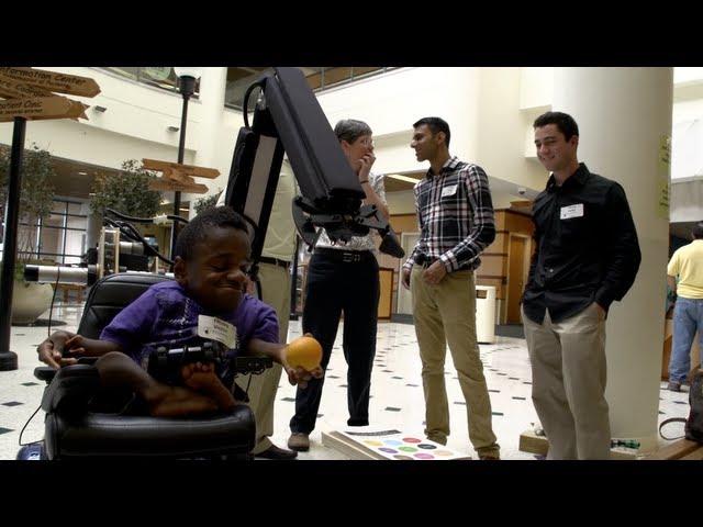 Rice engineering team delivers robotic arm to Houston area teenager