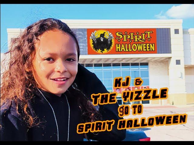 KJ & THE YIZZLE go to SPIRIT HALLOWEEN