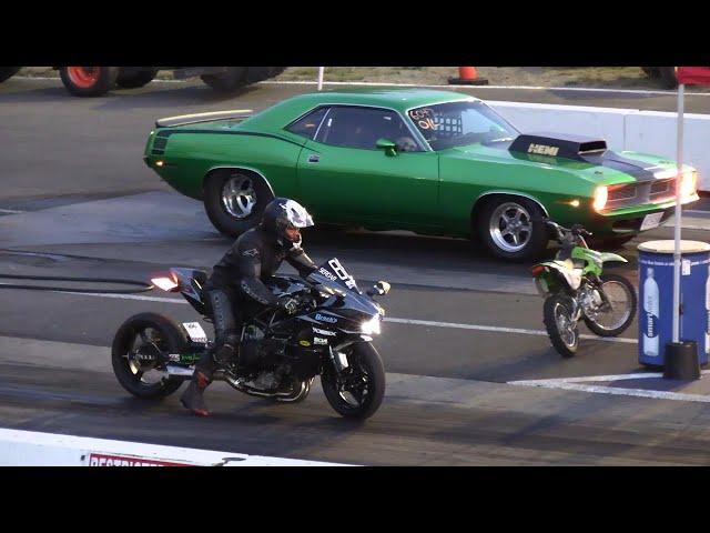 H2R Kawasaki vs 900hp Muscle Car - drag racing