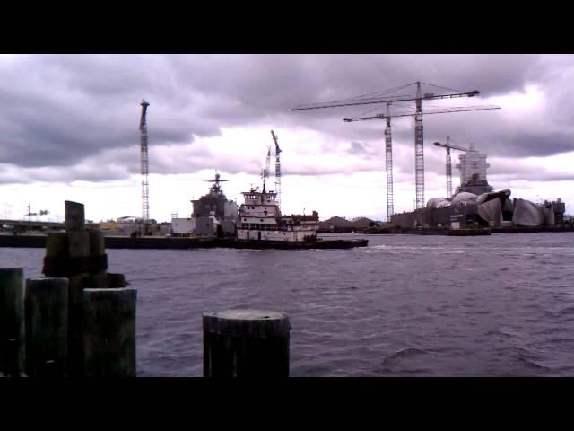 Tug Roanoke near Norfolk