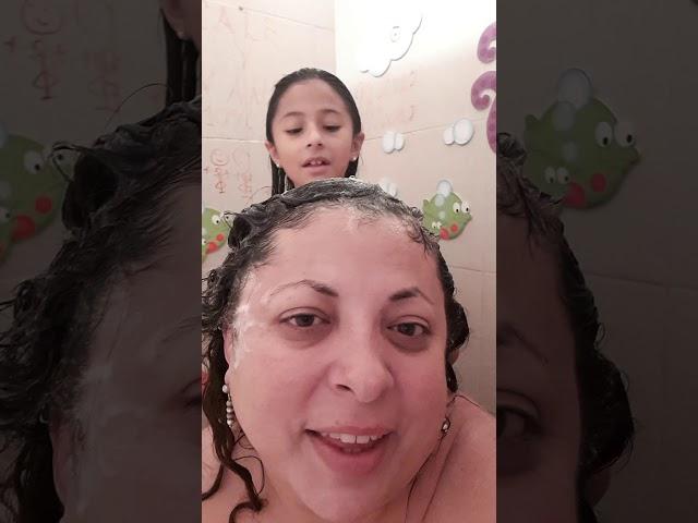 Bañando a mi mami