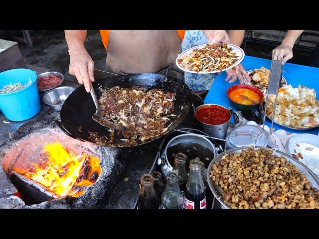 Noodles Master! The Most Popular Duck Egg Char Koay Teow in Penang