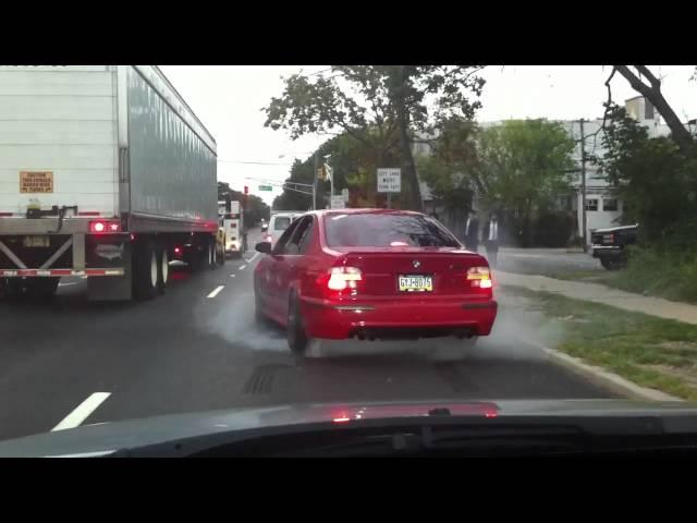 BMW e39 m5 burnout scares jews