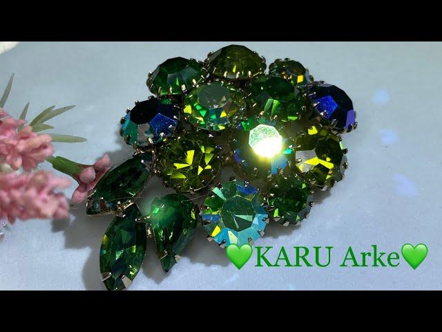 25. Обзор винтажных брошей, Karu Arke brooch с урановым стеклом