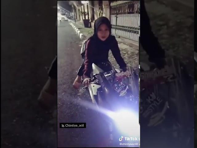 chintya acil naik ninja kaleng