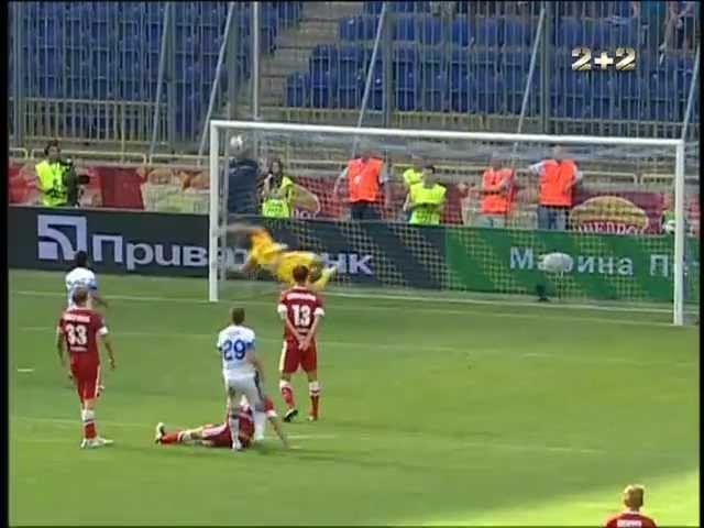 Днепр - Ильичевец - 5:0. Гол: Руслан Ротань (71')