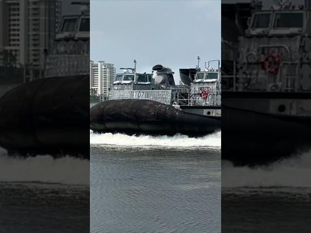 Landing Craft Air Cushion (LCAC) 107 Arrives