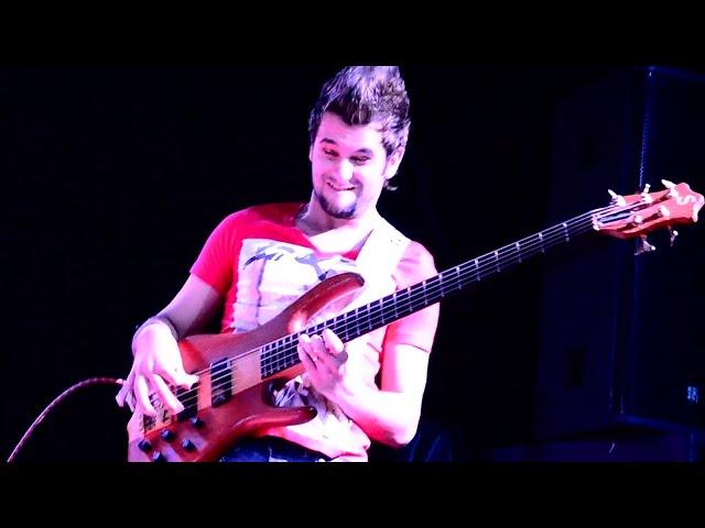 Junior braguinha & Igor Saavedra - bass solo #bassplayer #jazz  #bassplayeruniverse