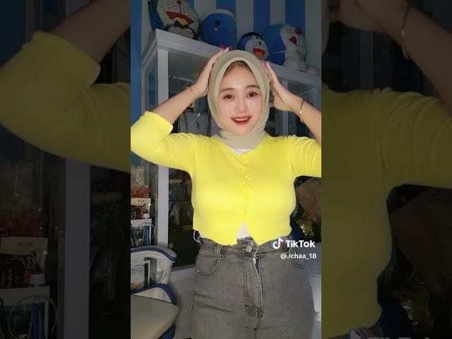 tiktok hijab sholehot goyang pantat#tiktok  @.ichaa_18