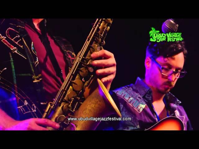 Julian Banks Trio in UBUD VILLAGE JAZZ FESTIVAL 2015