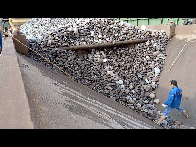 Amazing work - The sound of conveyor belts transporting rock - Ying1