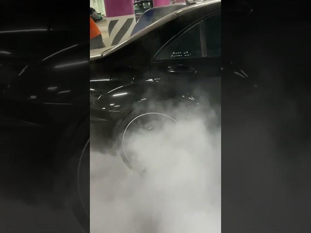 Mercedes Benz w221 s63 AMG burnout. Москва