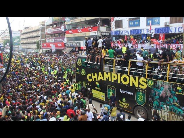 PARADE YA YANGA SC ILIVYOFIKA MAKAO MAKUU YA SIMBA SC