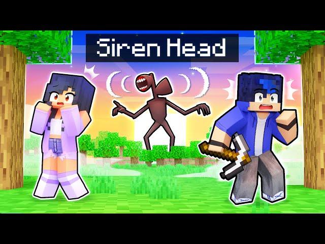 We ESCAPE From SIREN HEAD In Minecraft!