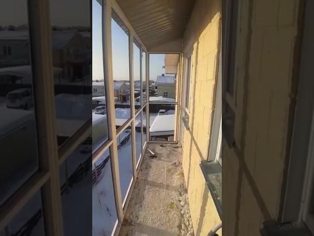 Остекление балкона с крышей