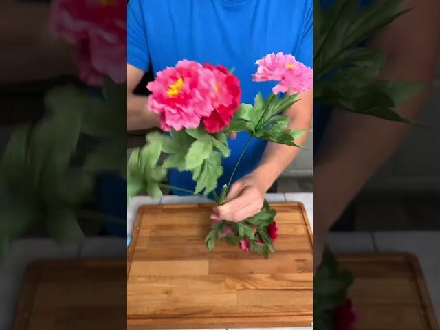 The right way to put artificial flowers in vase #shorts #tipsandtricks #lifehacks