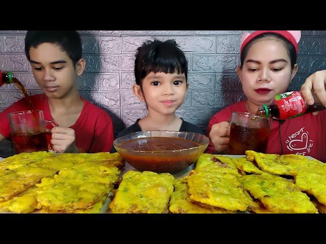 Makan Tempe Mendoan sambal extra pedas bareng trio dahlia ending nya kocak