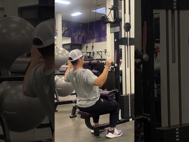 Wide Grip Lat Pulldown