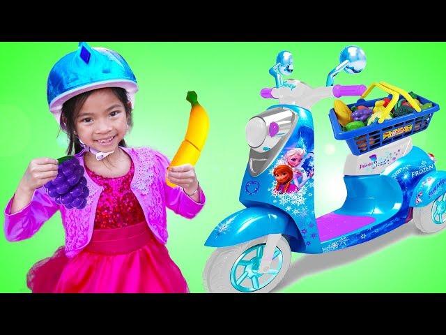 Emma Pretend Play with Disney Frozen Scooter Ride-On Toy