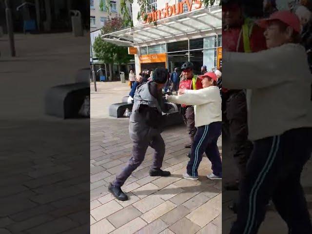 Crackhead fighting in sheffield