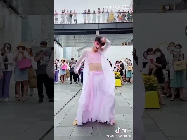王森是疯子，抖音小仙女舞蹈只要我不尴尬尴尬的就是你们精神小伙天黑路滑这社会复杂你往高处爬就有小人来找茬#王森是疯子